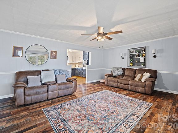 3rd image of 1621 Pleasant Grove Rd