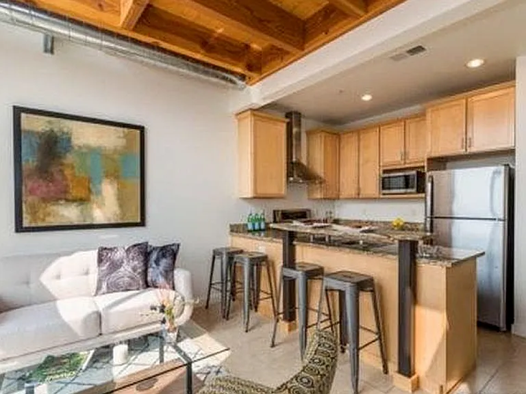 4645 Broadway St #B3 — Photo 5