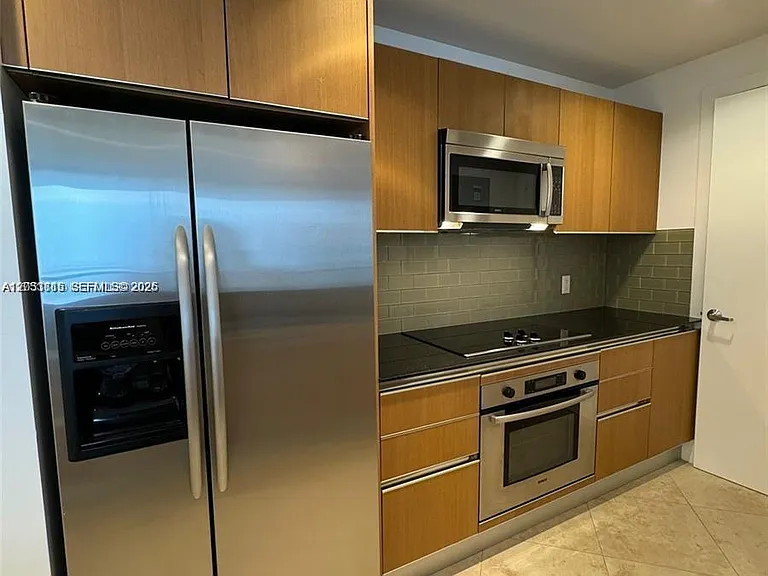 1060 Brickell Ave #2703 — Photo 1