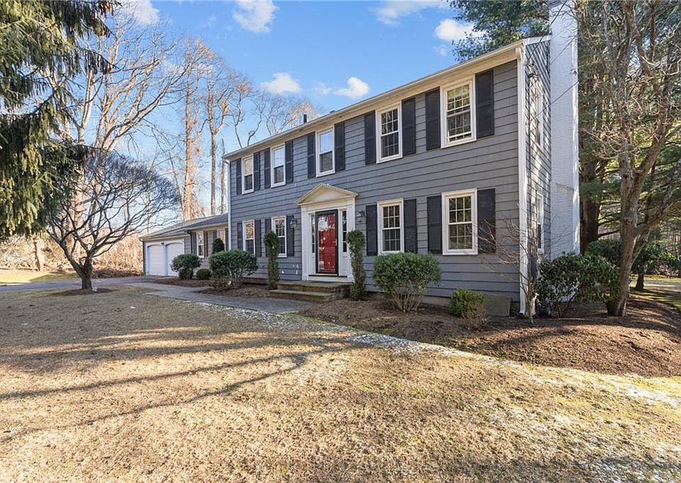 1st image of 12 Tall Pine Dr
