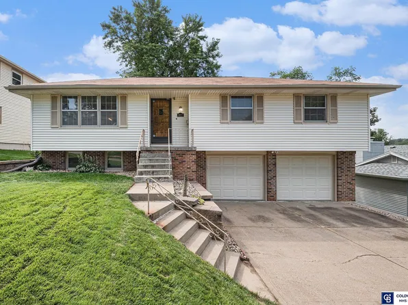 9817 Browne St, Omaha, NE 68134