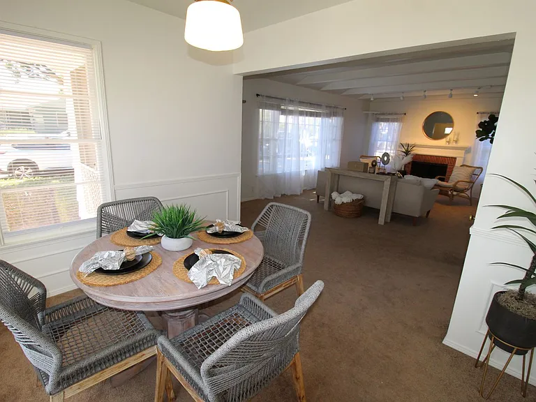 Charming Midtown Ventura Home- 3 Bedroom + 1.75 Bath — Photo 10
