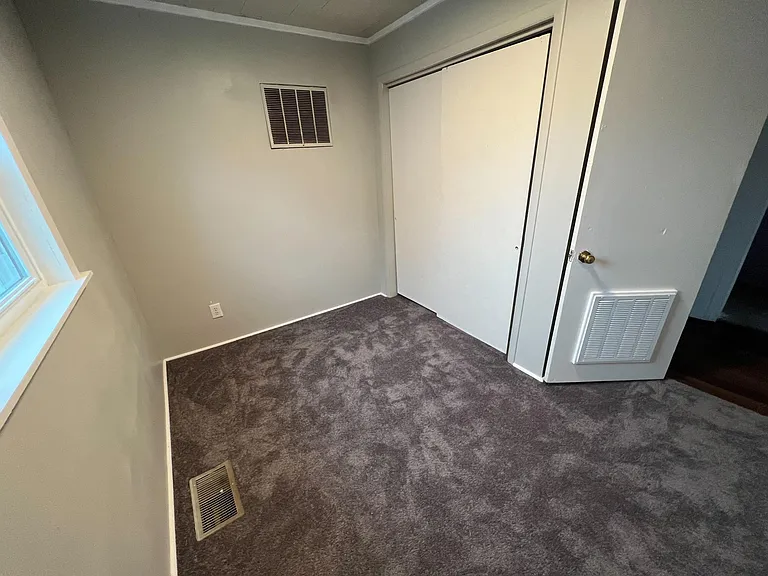 210 N Gilbert St — Photo 12