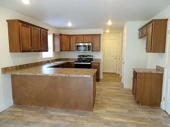 2nd image of 256 Wildflower Dr