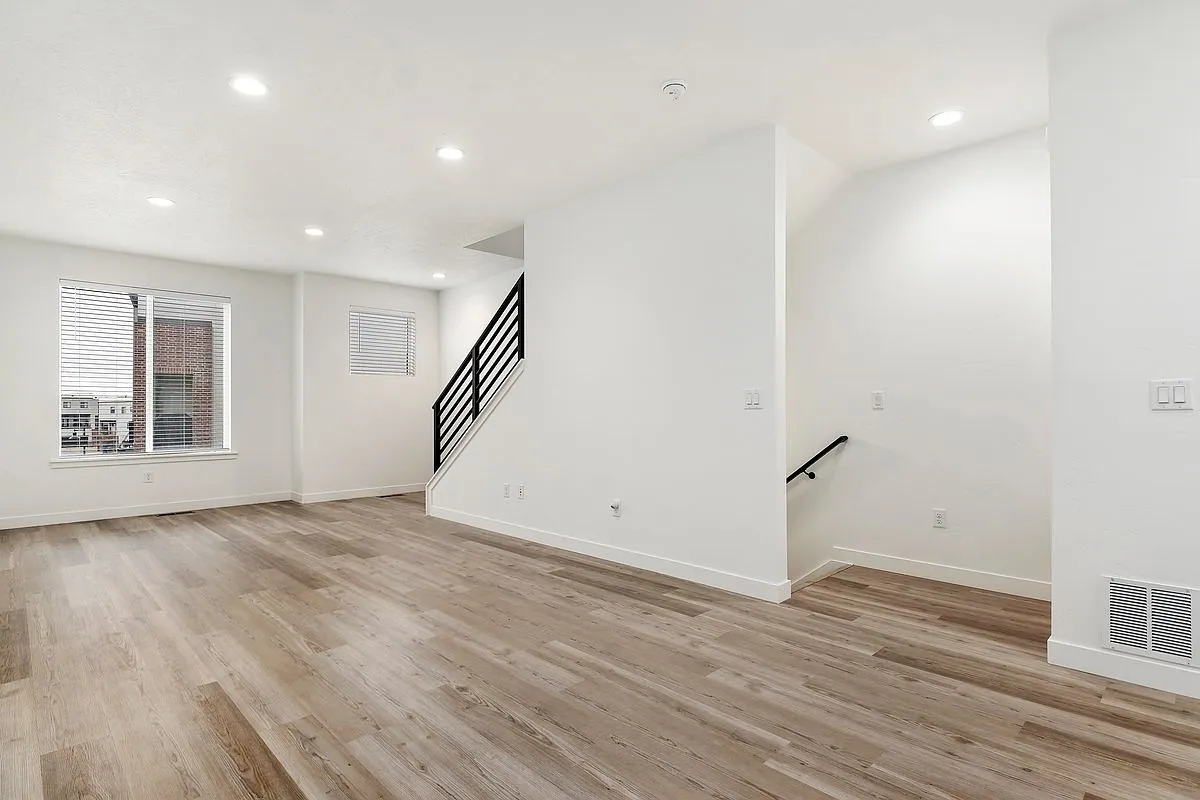 25 East Center Street Unit 76 - 1 — Photo 3