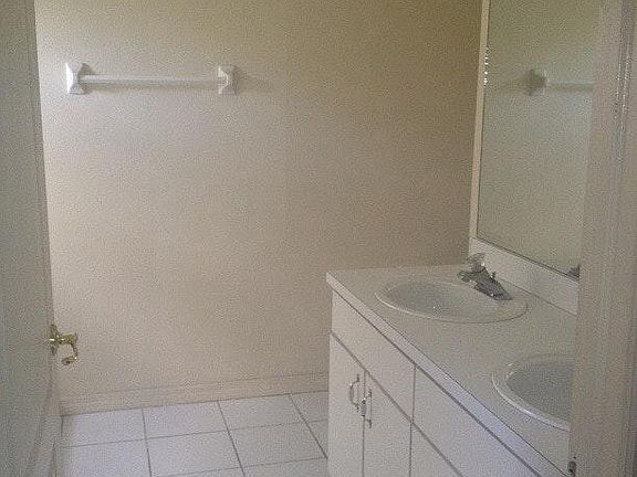 4th image of 9115 Egret Cove Cir