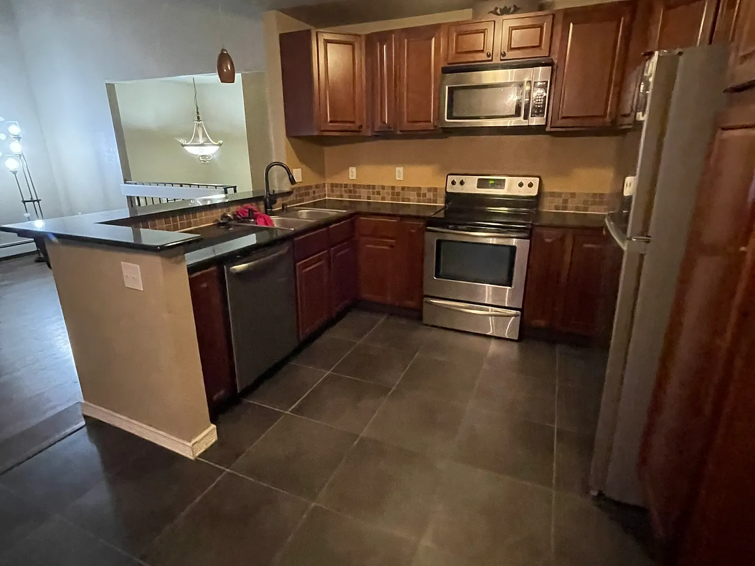3 bed, 2.5 bath, 1505 sqft, $2,995 — Photo 3