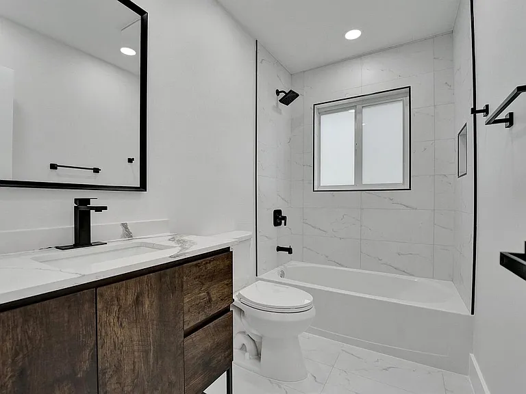 5011 Buchanan St — Photo 35
