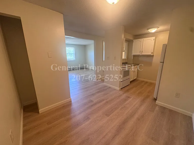 592 Riverside Dr #12 — Photo 7