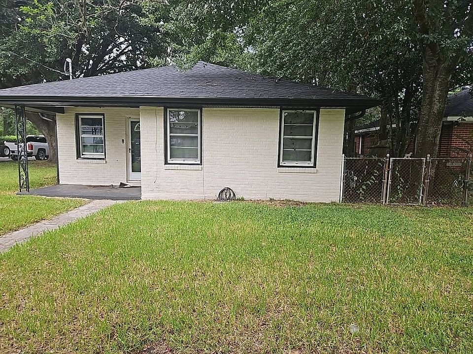 1st image of 1303 Compromise St