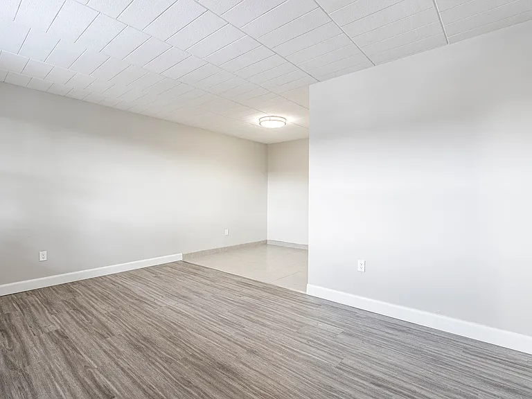 28 Helen Ave — Photo 12