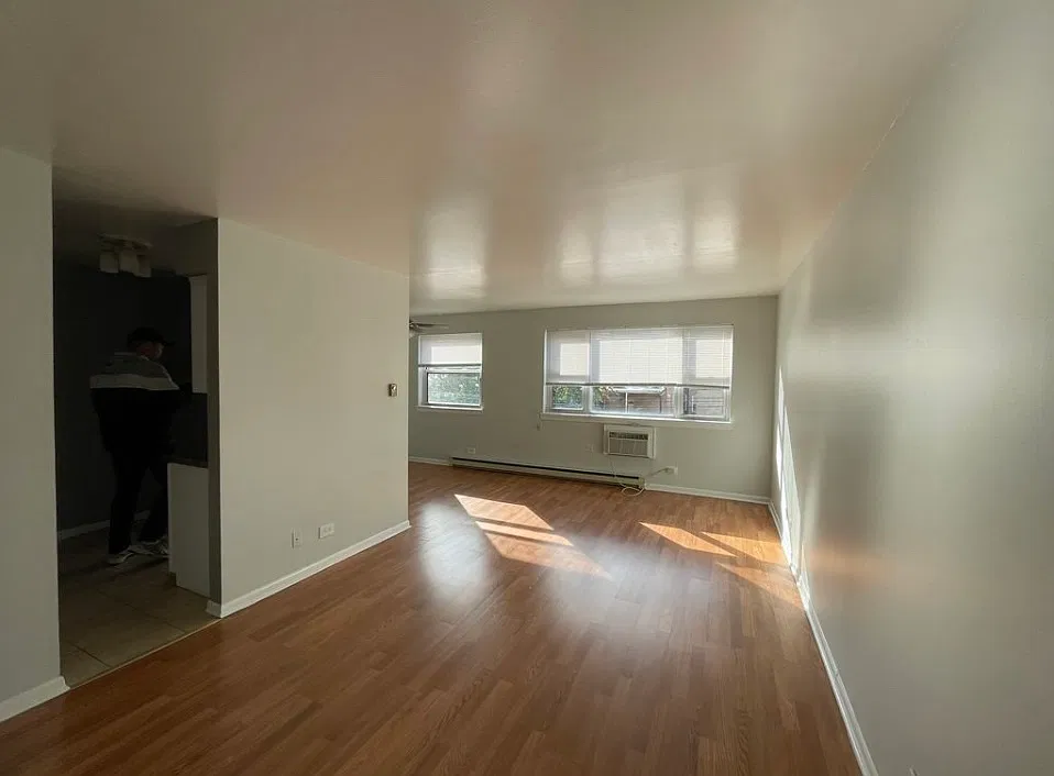 5920 N Kenmore Ave #203