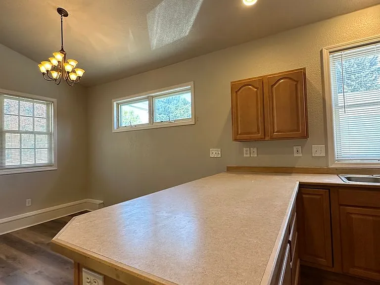 Tumalo Ave, 245 NW - 00245-TUMA-00 — Photo 7