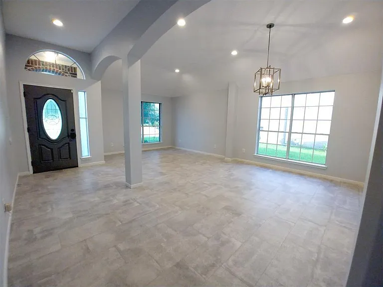8911 Starlamp Ln — Photo 5