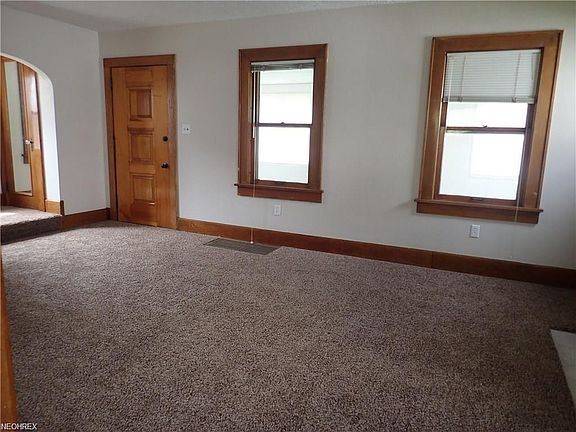 5th image of 2709 Tifft St