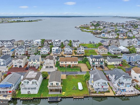 2nd image of 47 Bayside Dr