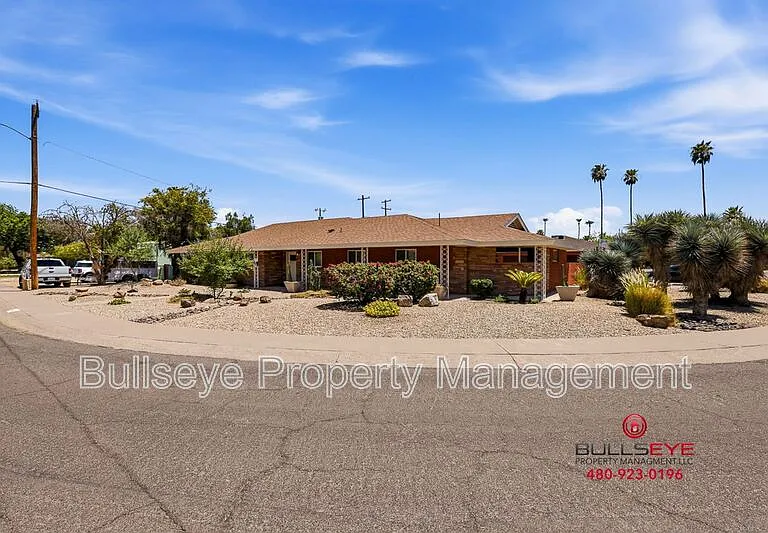 1617 W Flower Cir N — Photo 2