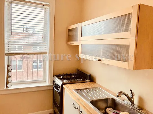 Rented by Signature Spaces NYC Corp | media 30