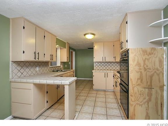 5th image of 5903 S 33rd Ave W