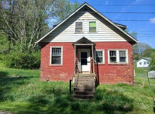 118 Montgomery Rd, Weston, WV 26452