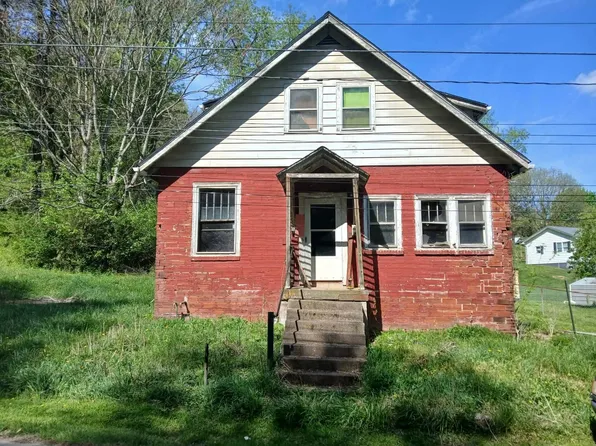 118 Montgomery Rd, Weston, WV 26452