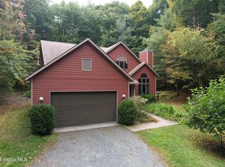 9 Pond Hollow Rd, Averill Park, NY 12018