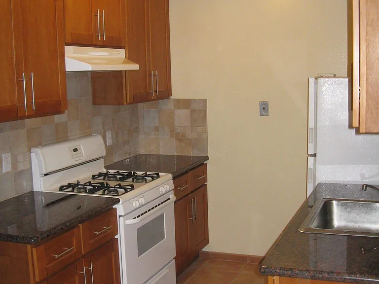 1903 Virginia St #3 — Photo 3