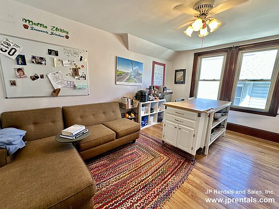 3rd image of 76 Weld Hill St #3