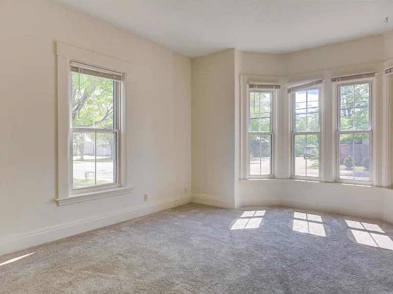 8 Chase Ave #1 — Photo 4