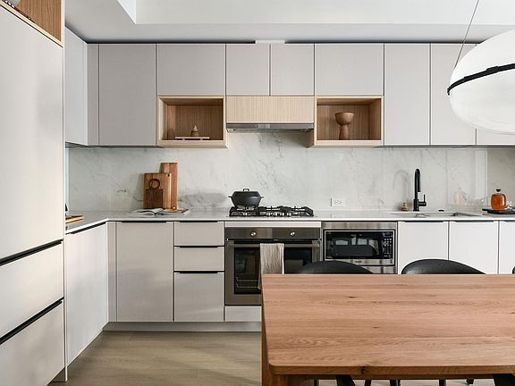 3rd image of 125 Albert St #514