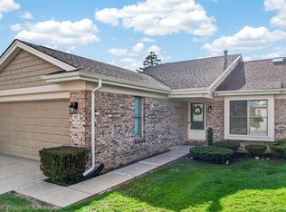 625 Summit Ridge Dr, Milford, MI 48381