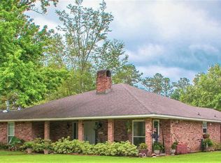 26075 Fallen Oaks Dr, Denham Springs, LA 70726
