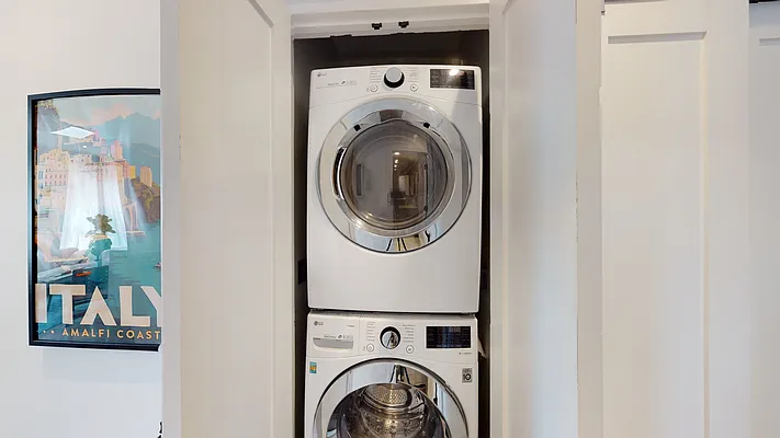 Rented by Bond New York | media 10