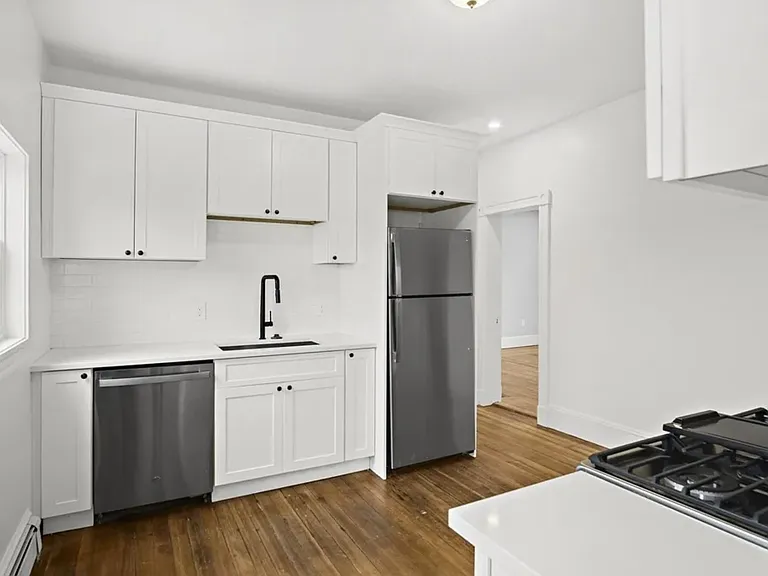 38 Woodford St #3 — Photo 11