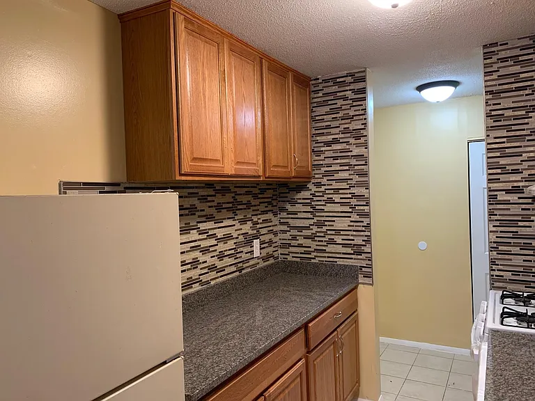 70 Shrewsbury Green Dr #F — Photo 8