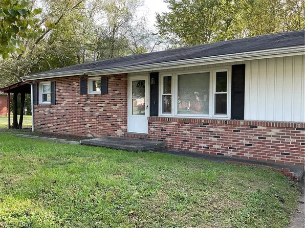 119 Circle Dr, Ravenswood, WV 26164