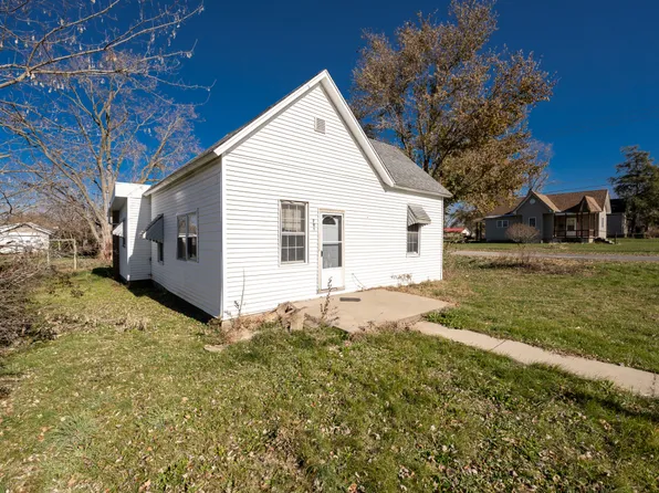 701 Hunt St, Paris, IL 61944