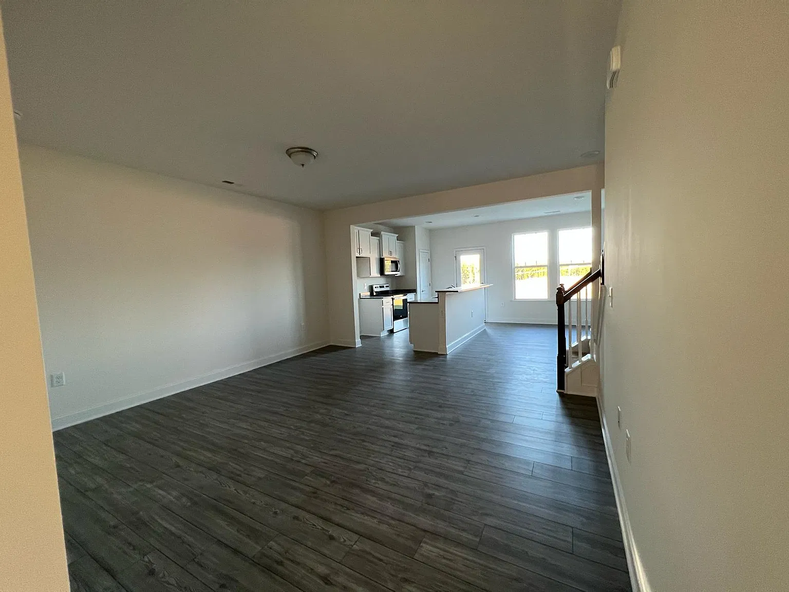 3 bed, 2.5 bath, 1603 sqft, $1,740 — Photo 3