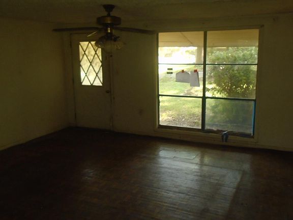 3rd image of 51 Poplar Dr