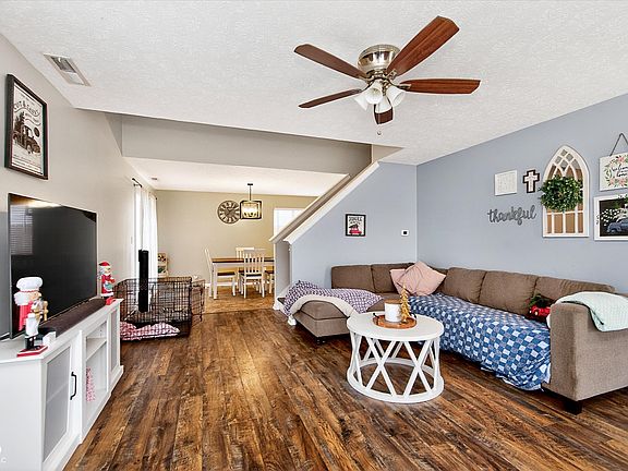 5th image of 2777 Grand Fir Dr