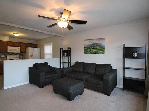 5th image of 578 Stacie Dr