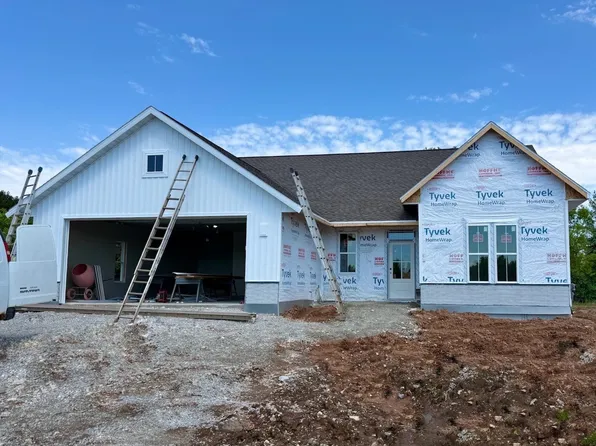 W6838 Goldfinch Dr, Greenville, WI 54942
