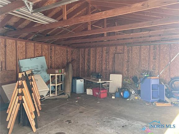 5th image of 3853 Peru St