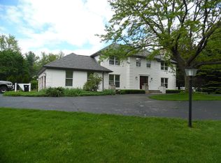 712 N Concord Dr, Woodstock, IL 60098