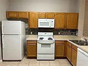 1705 Retreat Cir — Photo 9