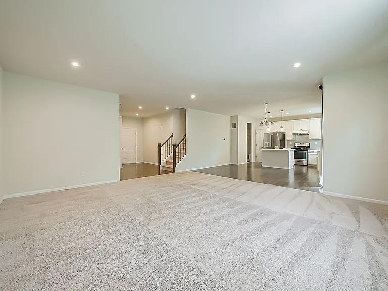 1582 Beachwood Dr — Photo 11