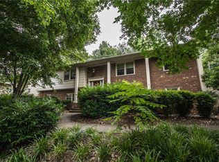 215 Cloverbrook Dr, Jamestown, NC 27282