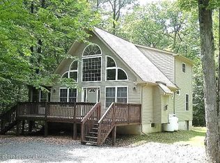 191 Mountain View Dr, Pocono Lake, PA