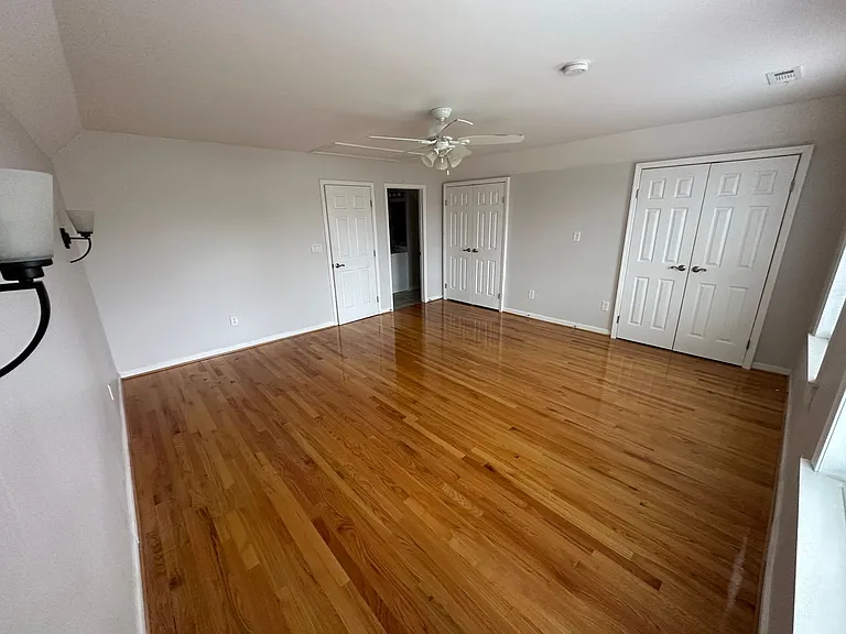 1638 Suburban Rd — Photo 9
