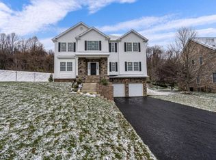 20 Mountain View Rd, Phillipsburg, NJ 08865
